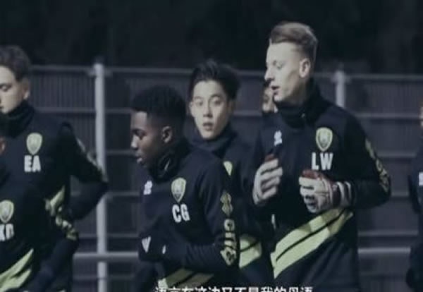 2026世界杯，网红球迷每场变装成为场边风景线